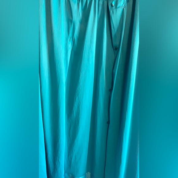 Vintage Vanity Fair Nightgown and robe set in a beautiful teal blue colour - Picture 8 of 16